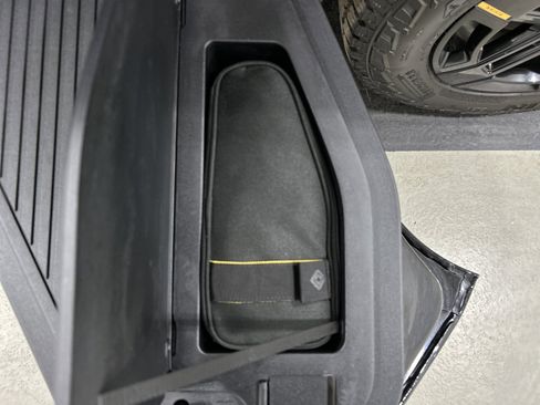 Used 2024 Rivian R1T Adventure AWD/4WD image 32