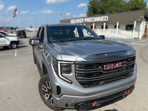 Used 2024 GMC Sierra 1500 AT4 w/ Technology Package AWD/4WD image 15