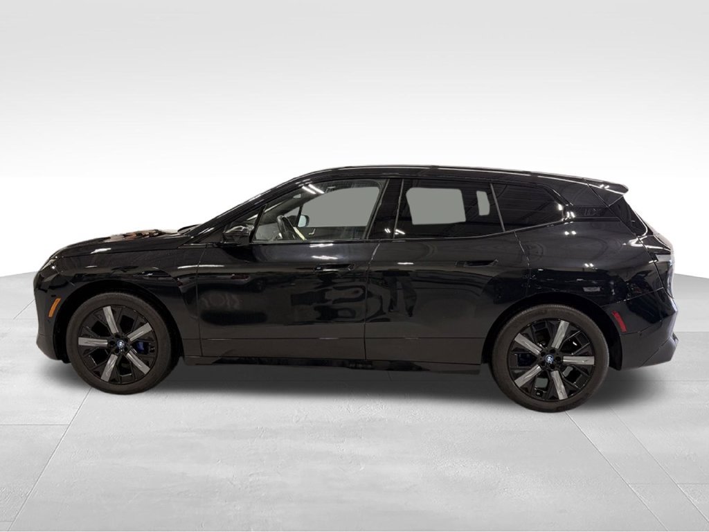Used 2024 BMW iX xDrive50 w/ Sport Package AWD/4WD image 2