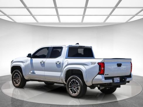 Used 2025 Toyota Tacoma TRD Sport AWD/4WD image 2