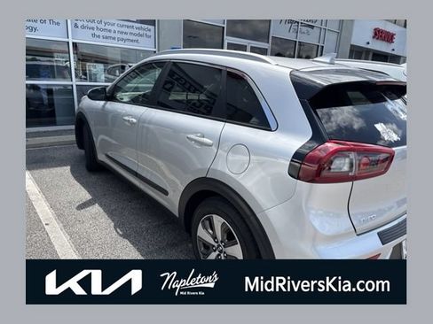 Used 2017 Kia Niro LX FWD image 1