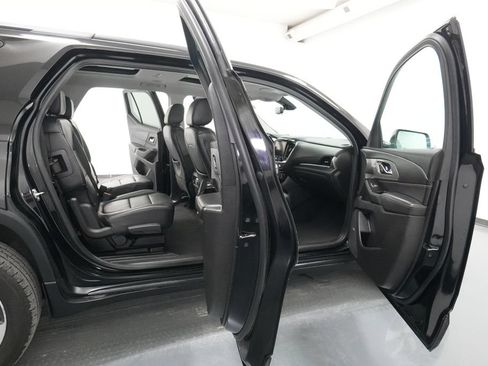 Used 2019 Chevrolet Traverse LT w/ LT Premium Package AWD/4WD image 34