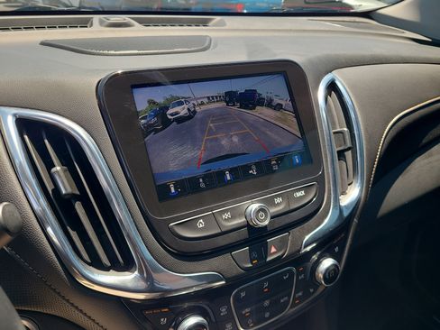 Used 2023 Chevrolet Equinox Premier image 25