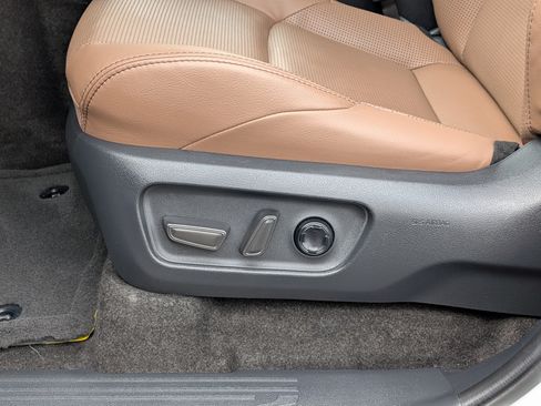 Certified 2025 Toyota 4Runner Limited AWD/4WD image 15