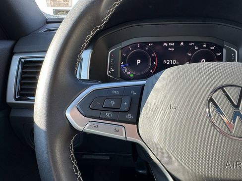 Used 2023 Volkswagen Atlas Cross Sport SE image 24