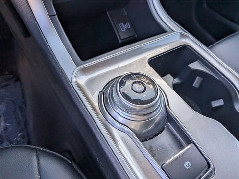 Used 2024 Ford Edge SEL image 19