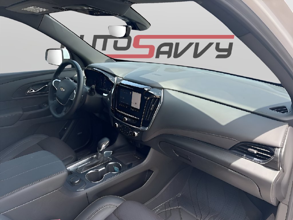 Used 2023 Chevrolet Traverse High Country w/ LPO, Floor Liner Package FWD image 32