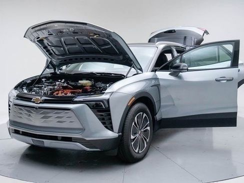 New 2026 Chevrolet Blazer EV LT image 18