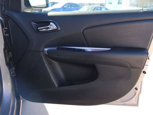 Used 2018 Dodge Journey SE FWD image 37