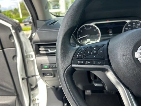 Used 2025 Nissan Sentra SV FWD image 19