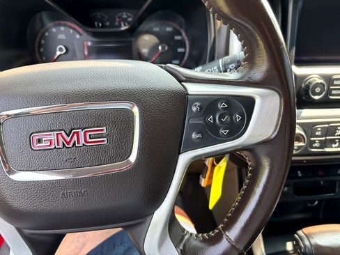 Used 2015 GMC Canyon SLT w/ Driver Alert Package image 28