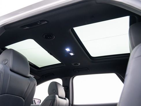 Used 2023 Buick Enclave Essence w/ Experience Buick Package image 22