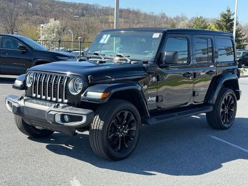 Used 2021 Jeep Wrangler Unlimited Sahara w/ Cold Weather Group AWD/4WD image 12