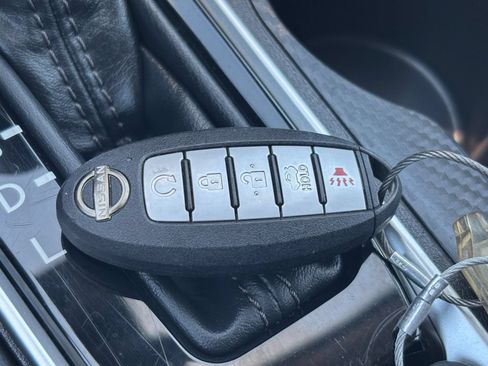 Used 2025 Nissan Altima 2.5 SV FWD image 25