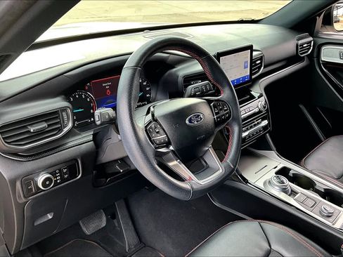 Used 2023 Ford Explorer ST-Line image 16