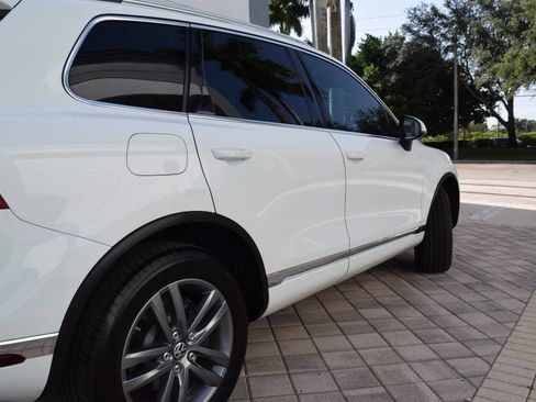 Used 2016 Volkswagen Touareg TDI AWD/4WD image 26