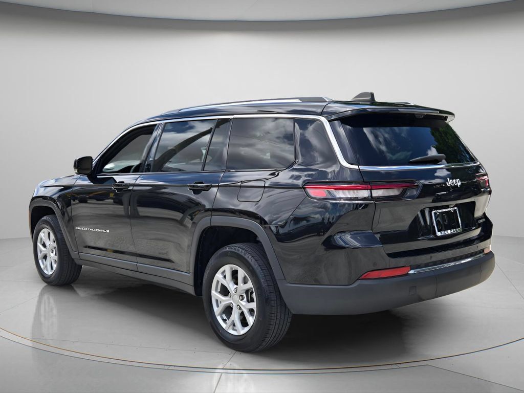 Used 2023 Jeep Grand Cherokee L Limited w/ Luxury Tech Group II RWD image 8