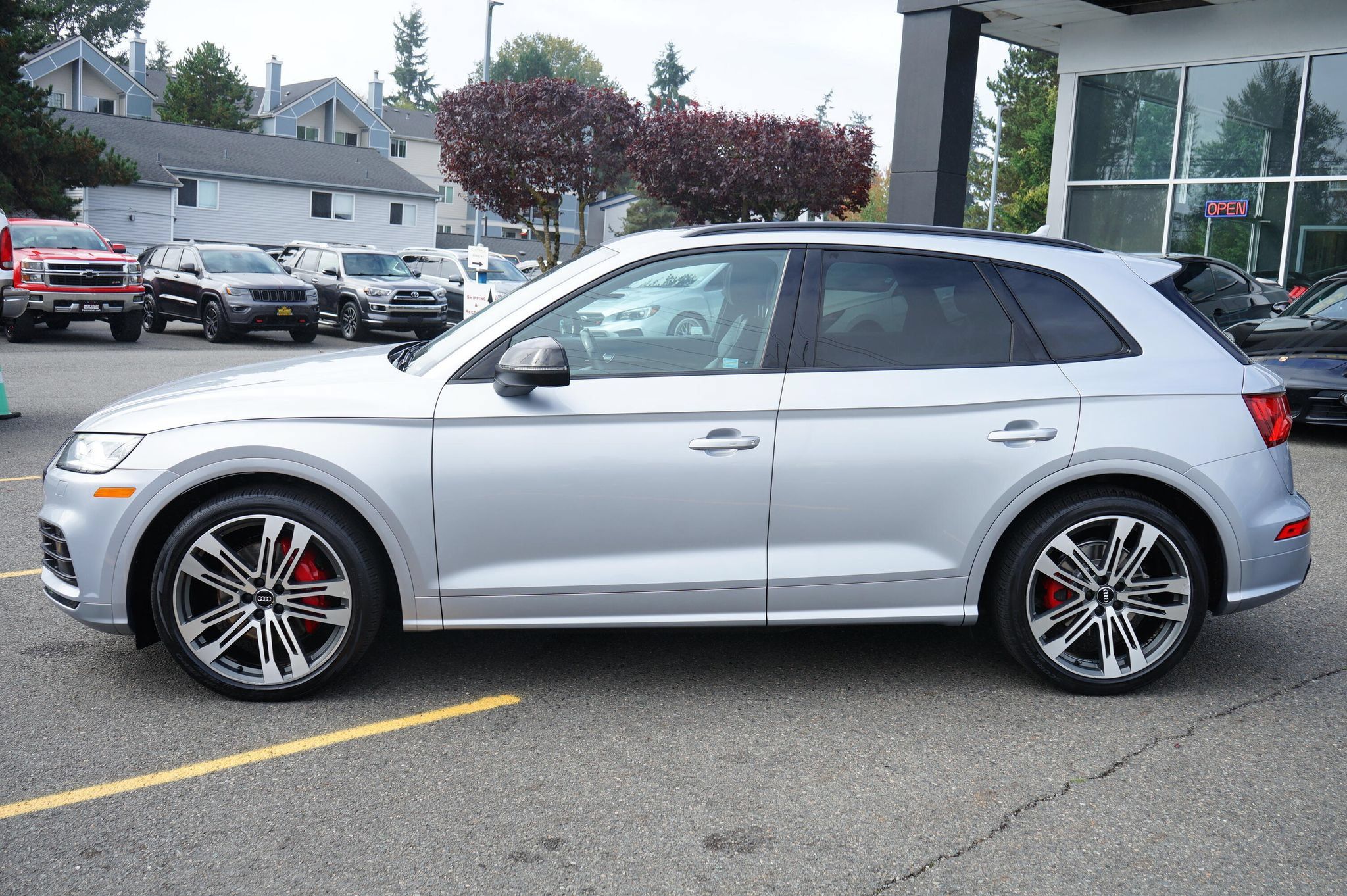 Used 2019 Audi SQ5 Premium Plus w/ Premium Plus Package AWD/4WD image 2