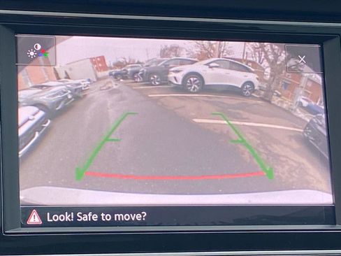 Certified 2024 Volkswagen Jetta SE w/ Panoramic Sunroof Package image 15