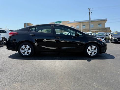 Used 2018 Kia Forte LX w/ LX Rear Camera Package FWD image 2
