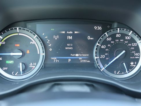 Used 2020 Toyota Highlander XLE AWD/4WD image 43