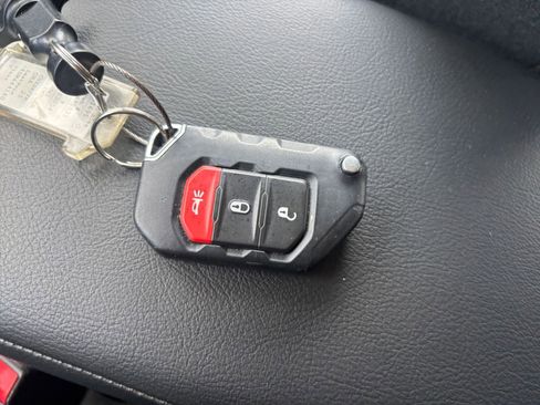 Used 2025 Jeep Wrangler Unlimited Sport AWD/4WD image 21