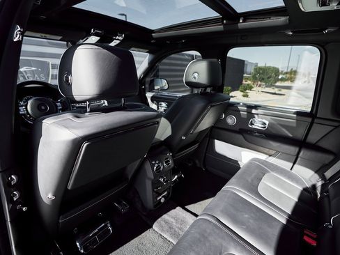 Used 2019 Rolls-Royce Cullinan image 40