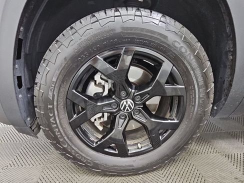 Used 2024 Volkswagen Atlas Peak Edition SEL AWD/4WD image 45
