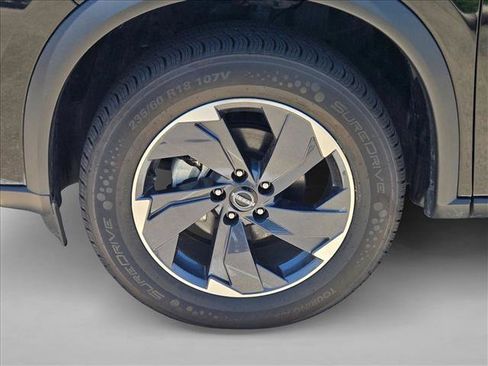 Used 2025 Nissan Rogue SV FWD image 22