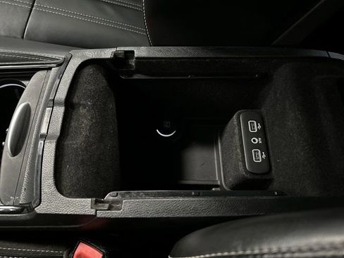 Used 2017 Chrysler 300 S image 19