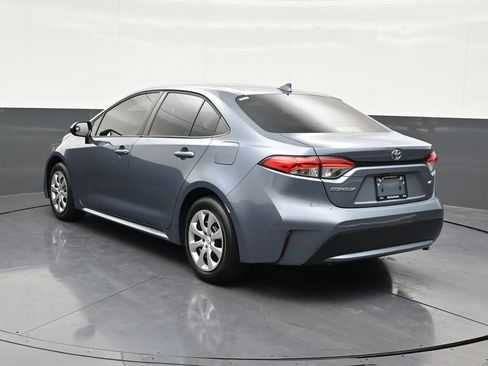 Used 2020 Toyota Corolla LE image 3