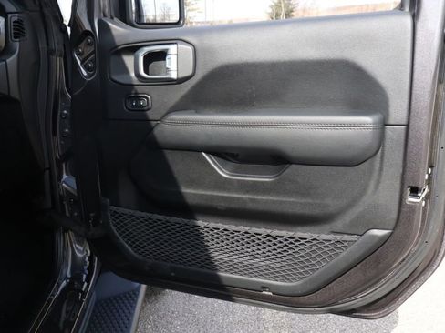 Used 2021 Jeep Wrangler Unlimited Sahara image 47