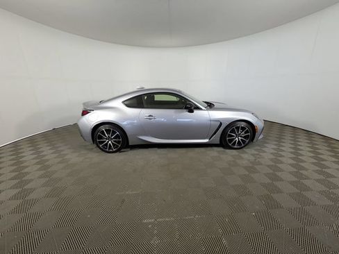 Used 2022 Toyota GR86 w/ ALL Weather Mat Package (TMS) RWD image 2