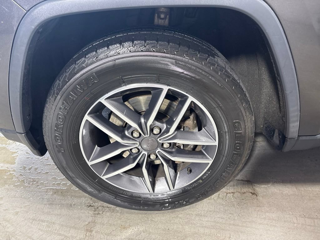Used 2019 Jeep Grand Cherokee Limited AWD/4WD image 11