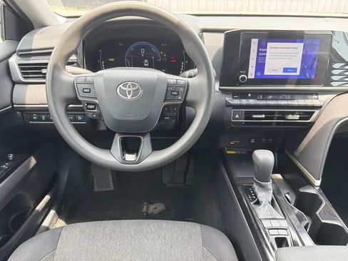 Used 2025 Toyota Camry LE FWD image 21