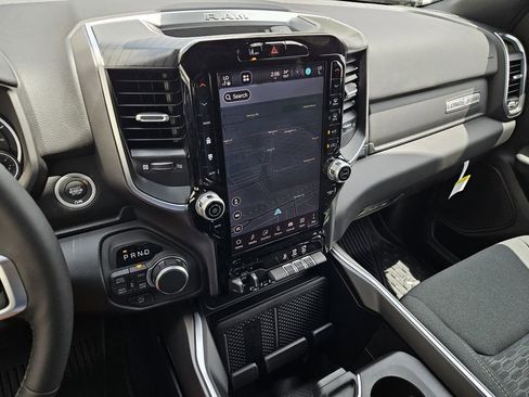 New 2026 RAM 1500 4x4 Crew Cab image 16