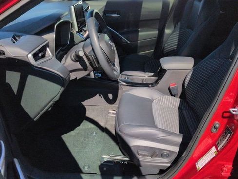 Used 2025 Toyota Corolla Cross AWD Hybrid w/ Convenience Package image 8