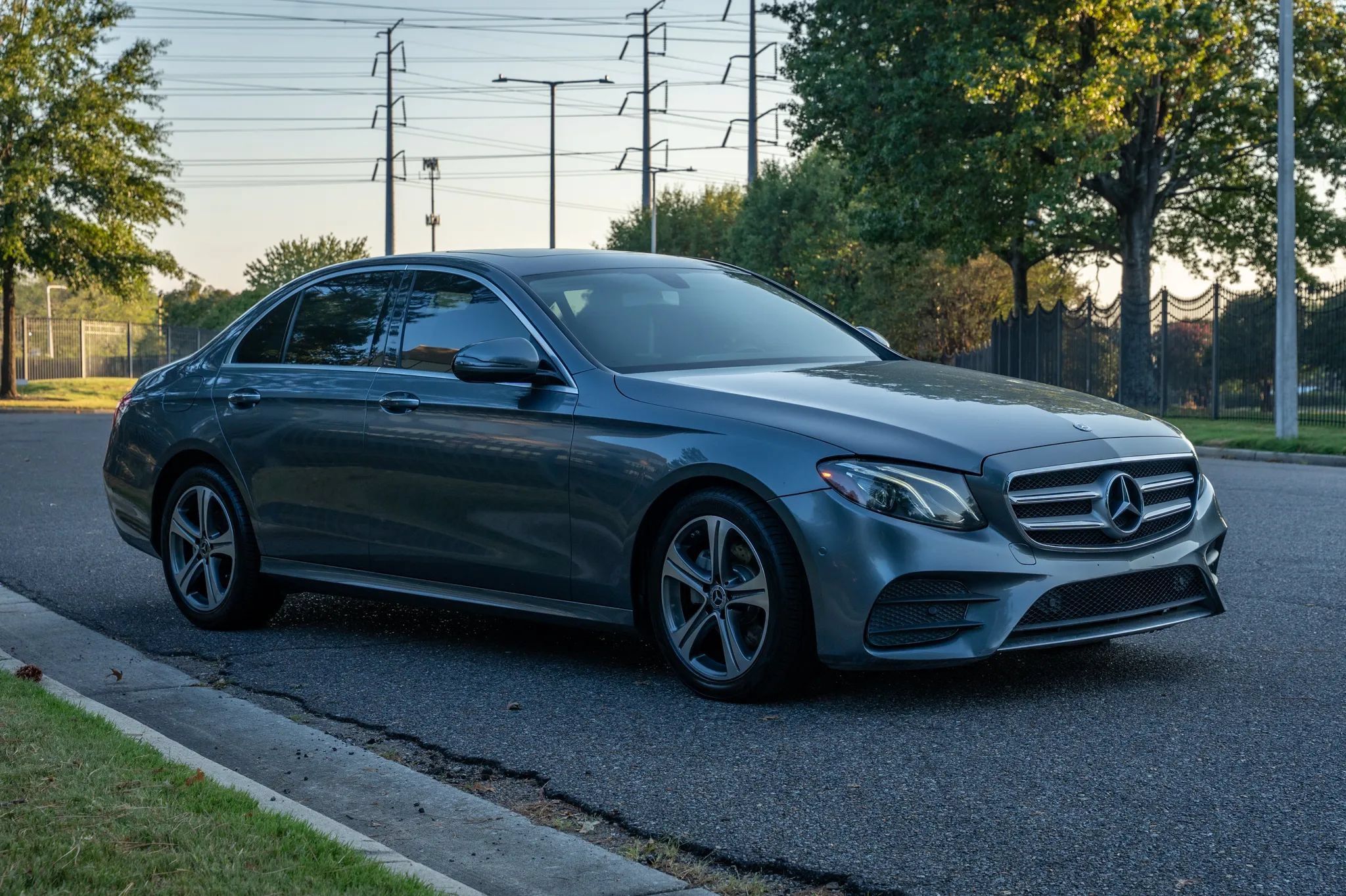 Used 2018 Mercedes-Benz E 300 4MATIC image 4