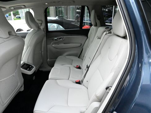 Used 2023 Volvo XC90 B6 Plus AWD/4WD image 38