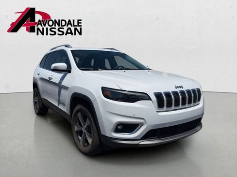 Used 2019 Jeep Cherokee Limited w/ Luxury Group AWD/4WD image 4
