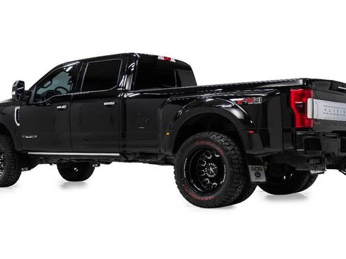Used 2017 Ford F350 Platinum w/ Platinum Ultimate Package AWD/4WD image 4