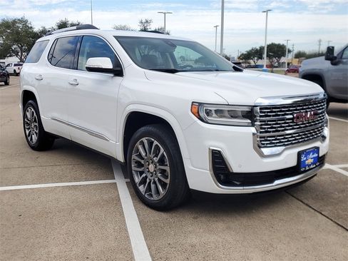 Used 2023 GMC Acadia Denali image 2