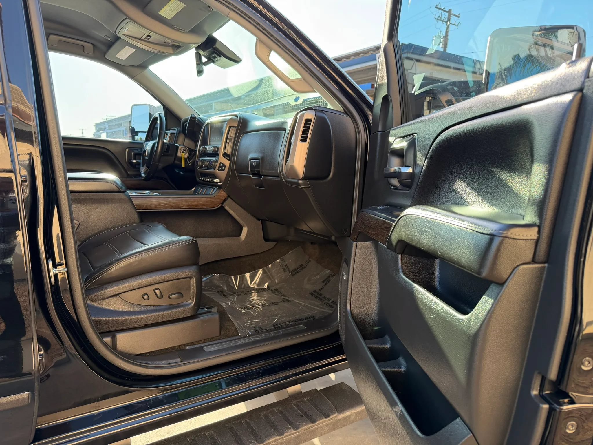 Used 2018 GMC Sierra 1500 Denali RWD image 10
