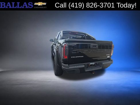 Certified 2021 Chevrolet Colorado ZR2 w/ ZR2 Midnight Special Edition AWD/4WD image 7