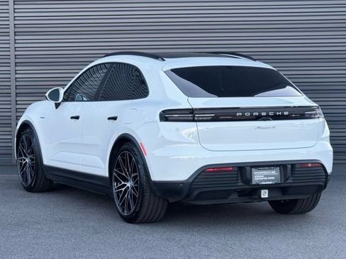 Used 2025 Porsche Macan 4 Electric AWD/4WD image 3