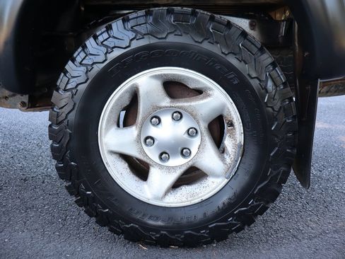 Used 2002 Toyota Tacoma 4x4 Regular Cab image 63