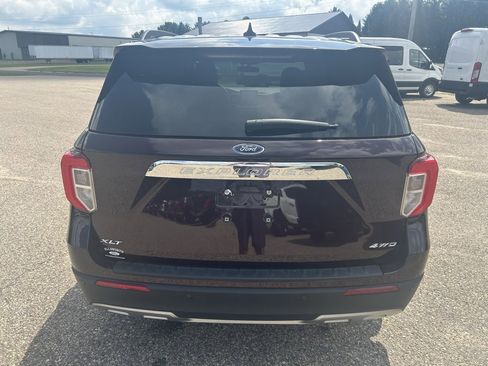 Used 2023 Ford Explorer XLT w/ Equipment Group 202A image 6