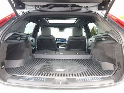 Used 2024 Cadillac XT4 Premium Luxury w/ Cold Weather Package image 32