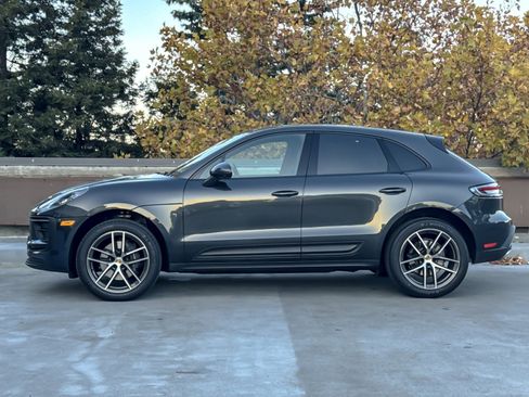 Used 2025 Porsche Macan image 2