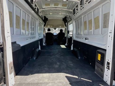 Used 2022 Ford E-Transit 148 High Roof Extended RWD image 24